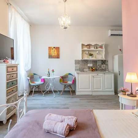 Old Romantic 3 Apartment Pula