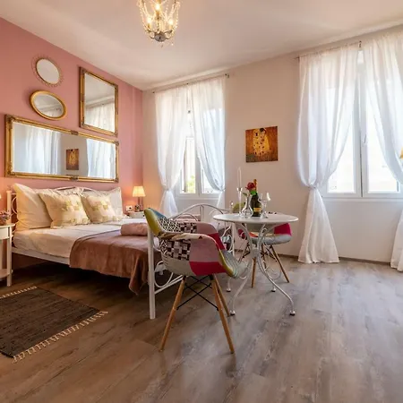 Old Romantic 3 *