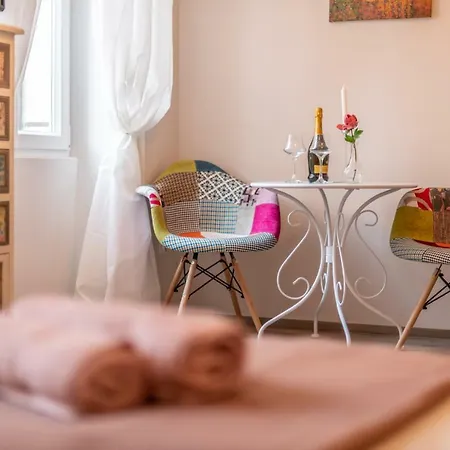 Old Romantic 3 Apartment Pula