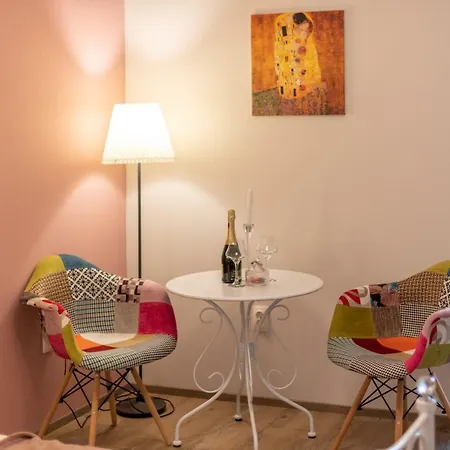 Old Romantic 3 * Pula