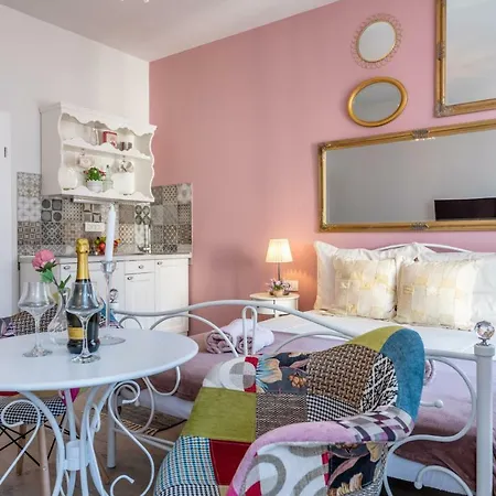Apartment Old Romantic 3 Pula