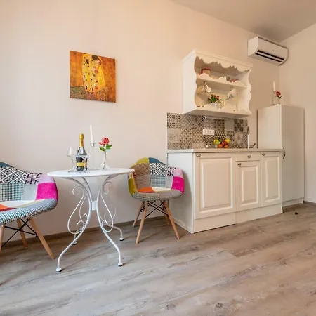 Old Romantic 3 Apartmán *