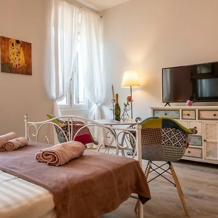 アパート Old Romantic 3 プーラ