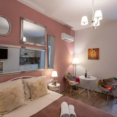 Old Romantic 3 Apartman Póla