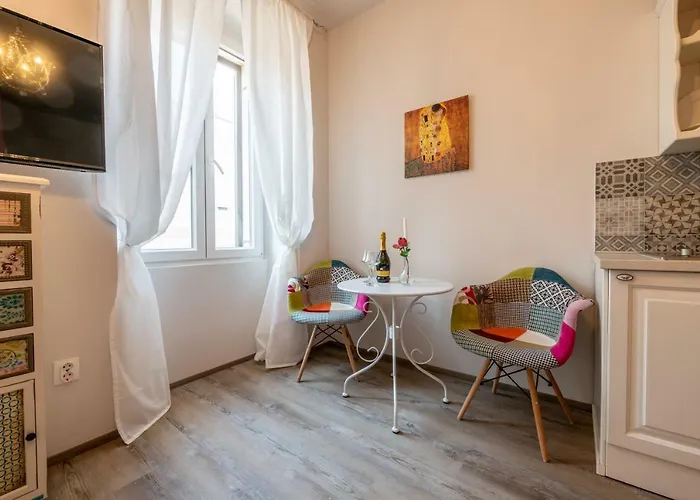 Old Romantic 3 Appartement Pula